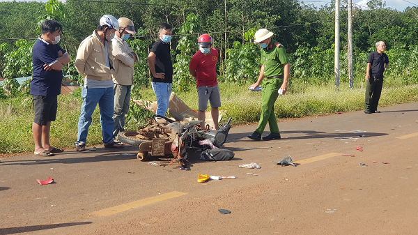 Xe máy tông nhau, 1 người tử vong tại chỗ