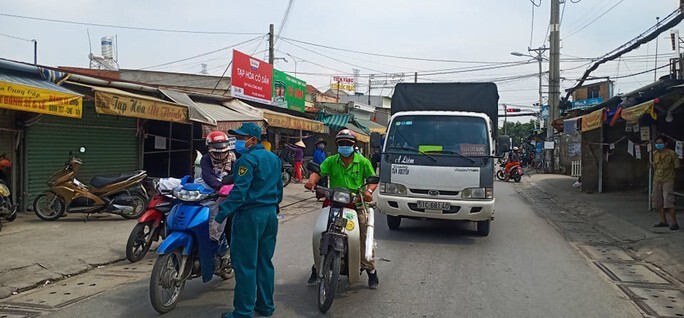 Vì sao TP.HCM đồng loạt dừng dỡ bỏ hơn 300 chốt giám sát nội thành?