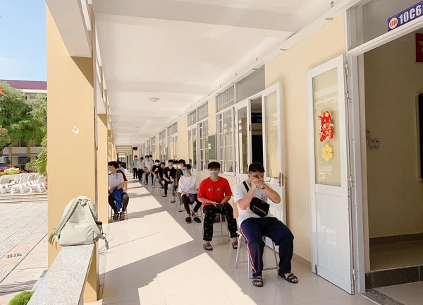 Phát hiện 4 nữ sinh vừa thi xong tốt nghiệp THPT dương tính với SARS-CoV-2