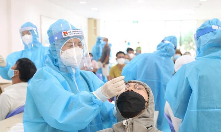 Thứ trưởng bộ Y tế lý giải về việc cách ly các F0 tại nhà