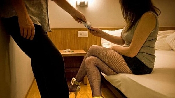 Vụ gái bán dâm bị siết cổ, trói tay chân sau 