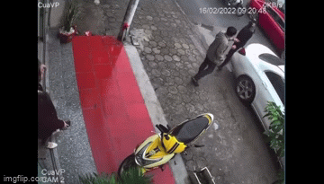 Xác minh clip người đàn ông cầm vật giống súng để giải quyết mâu thuẫn ở Hà Nội