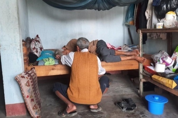 Vụ cụ ông 93 tuổi nghi đánh chết vợ 89 tuổi: Hàng xóm tiết lộ bất ngờ