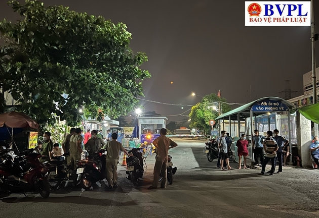 Tài xế xe ôm đâm chết người ở bến xe