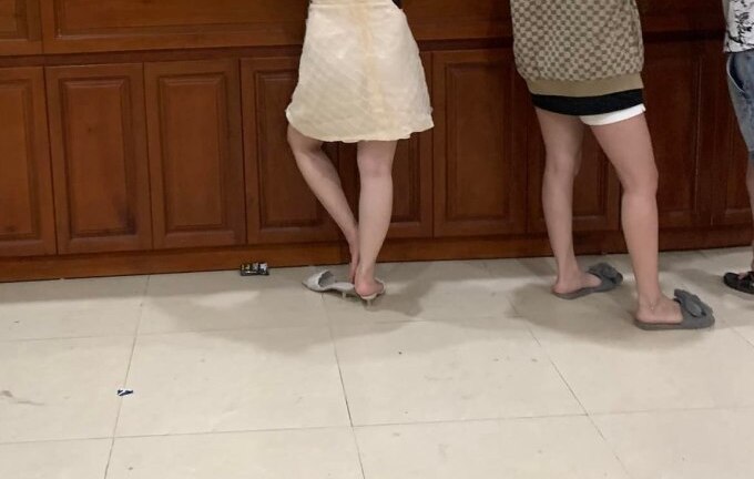 Vụ chồng lễ tân khách sạn ở Mộc Châu cầm dao rượt đuổi du khách: Hé lộ nguyên nhân