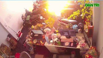 Vụ thanh niên tưới xăng đốt tiệm Internet, nữ chủ tiệm bị bỏng: Camera thu hình ảnh gì?