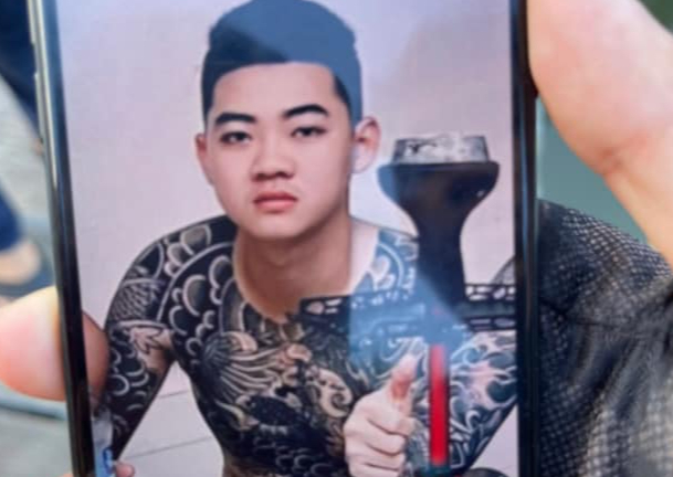 Vụ nổ súng chấn động Hội An: Chân dung nghi phạm xăm kín người đang bị truy tìm