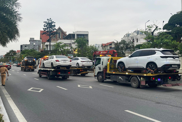 Vụ cựu Chủ tịch TP Hạ Long bị bắt: 4 xe sang bị niêm phong đứng tên ai?