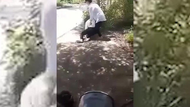 Vụ nữ sinh bị đánh tập thể, tung clip lên mạng: Người cha tiết lộ 