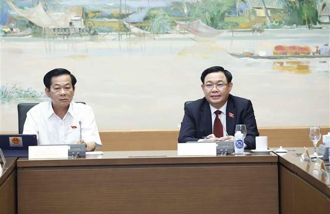 Ngày 25/5, Quốc hội tiếp tục thảo luận về kết quả thực hiện phát triển kinh tế - xã hội và ngân sách nhà nước