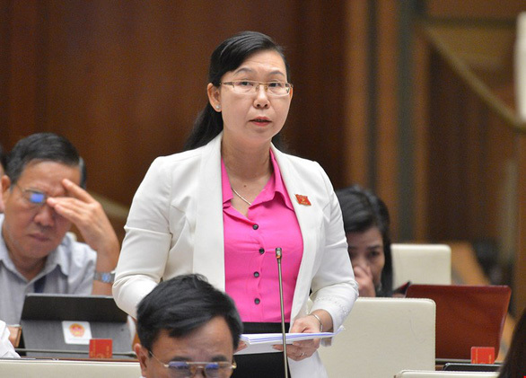 Chồng suốt ngày khen vợ hàng xóm xinh đẹp, chu đáo,... có phải bạo lực gia đình?