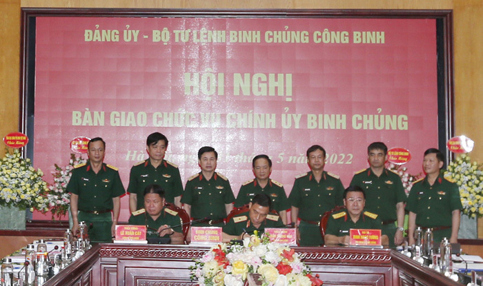 Binh chủng Công binh có tân Chính ủy