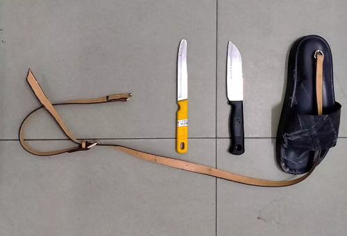 Cô gái bị 2 tên cướp 