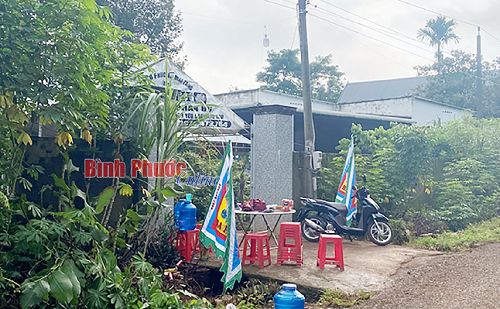 Trèo tường rào vào nhà, kinh hãi phát hiện thi thể đang phân hủy trên giường