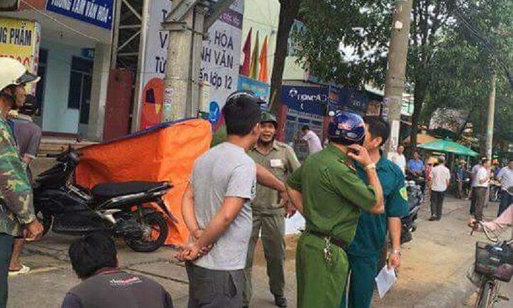 Hòa Bình: Anh bất tỉnh với vết thương trên đầu, em trai chết trong tư thế treo cổ ngoài vườn