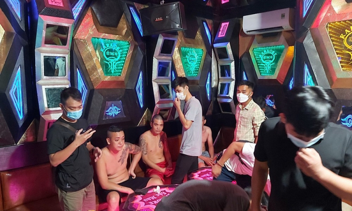Lật tẩy bí mật trong quán karaoke Na Na trên đường Huyền Trân Công Chúa