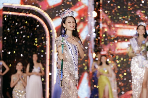 Khoảnh khắc Mai Phương đăng quang Hoa hậu Thế giới Việt Nam 2022