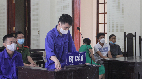 Cú trượt dài của cựu bác sỹ lừa hàng chục người, chiếm đoạt tiền tỷ