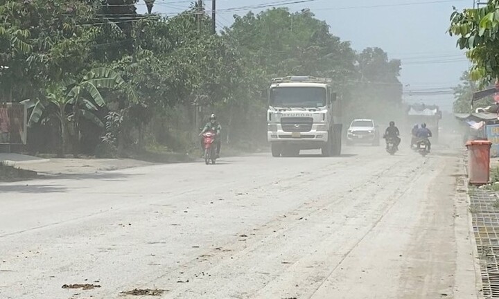 Đồng Nai: Người dân ven TL768 và 1001 cách sinh tồn trong khói bụi