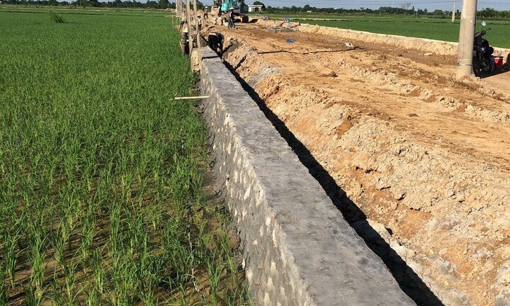 Ứng Hòa – Hà Nội: Chủ đầu tư và nhà thầu đã khắc phục bờ kè