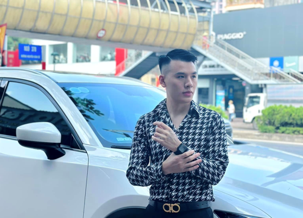 Thầy giáo dạy lái xe 9x thu hút cộng đồng khi sở hữu dàn xe xịn với dịch vụ tốt