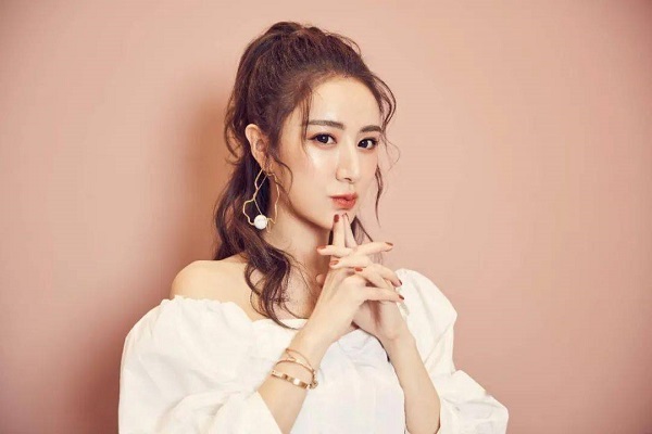 Chân dung nữ streamer rao bán cả tên lửa vừa lọt top 500 tỷ phú Trung Quốc