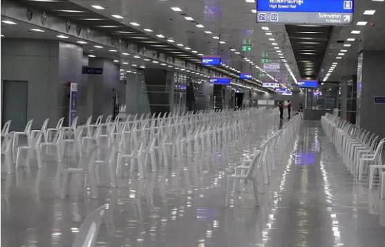 Dịch COVID-19 tái bùng phát mạnh, Thái Lan mở trung tâm tiêm chủng hơn 10.000m2