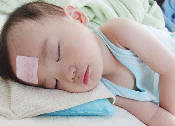 Bé 4 tuổi đau bụng kèm sốt, chưa đầy 3 tuần thì qua đời: Bác sĩ mắng cha mẹ thiếu hiểu biết