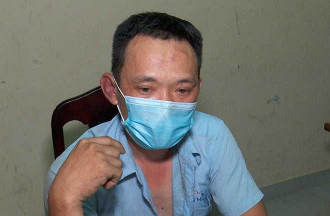 Bắt khẩn cấp tài xế nhốt CSGT trên xe khách, suýt đâm đổ chốt kiểm dịch COVID-19