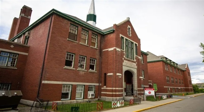 Thủ tướng Canada: Vụ phát hiện 215 hài cốt trẻ em trong trường nội trú không phải cá biệt