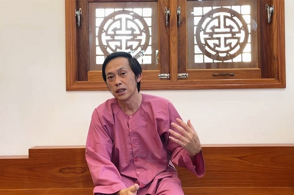 Hoài Linh rút lui khỏi Thách thức danh hài sau ồn ào tiền từ thiện