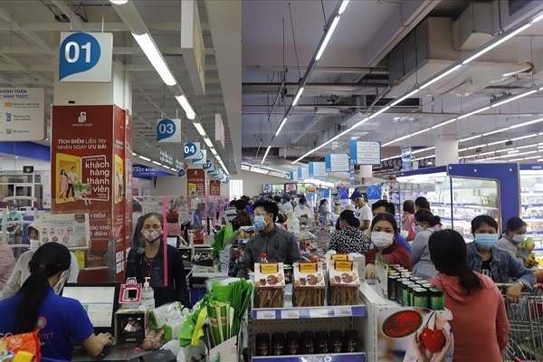 Người dân đổ xô đi tích trữ hàng, Chủ tịch tỉnh Khánh Hòa bác thông tin đóng cửa toàn bộ các siêu thị