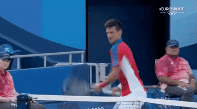 Novak Djokovic nói gì sau khi để lại