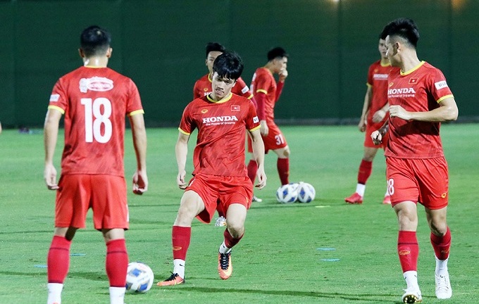 Vòng loại World Cup 2022: Ngôi sao số 1 Trung Quốc tự tin giành 3 điểm, Văn Thanh sẵn sàng ra trận