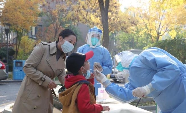 Cặp đôi đi du lịch khiến COVID-19 lây lan ra 10 tỉnh ở Trung Quốc