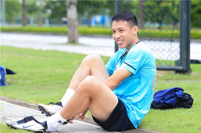 Tiền vệ Đỗ Hùng Dũng bất ngờ được HLV Park Hang-seo triệu tập lên tuyển Việt Nam