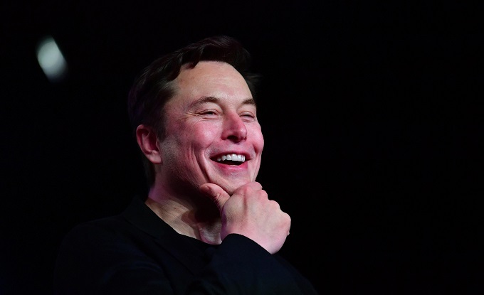 Tỷ phú Elon Musk bán gần 7 tỷ USD cổ phiếu, chấm dứt chuỗi tăng 11 tuần liên tiếp của Tesla