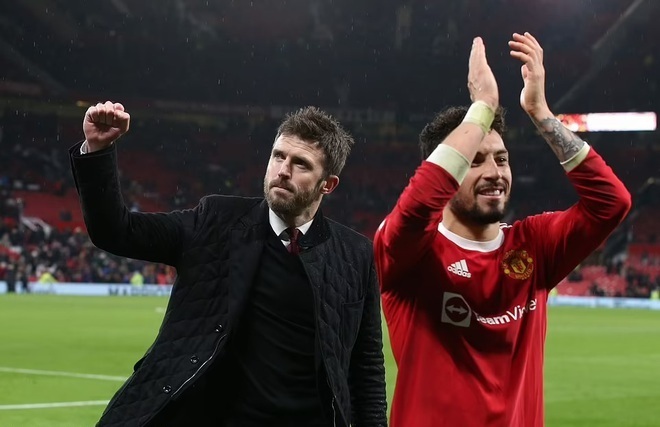 Vừa đại thắng Arsenal, các cầu thủ MU sốc khi biết HLV Carrick rời Old Trafford