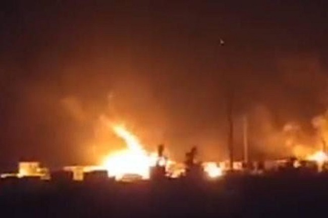 Tình hình chiến sự Syria mới nhất ngày 29/12: Cảng Syria chìm trong biển lửa vì trúng rocket Israel