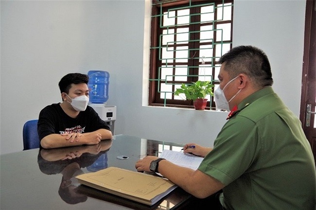 Giả danh nhân viên bảo hiểm lừa tiền nhiều công nhân thất nghiệp ở TP.HCM