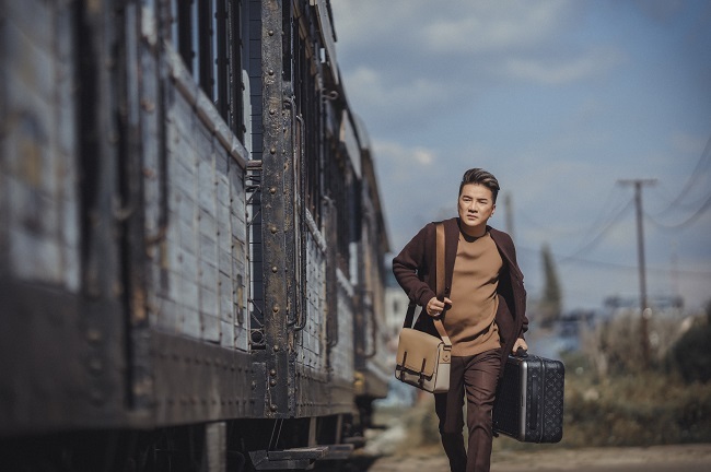 Vừa ra MV mới, Đàm Vĩnh Hưng đã bị fan bình luận: “Anh ác quá”