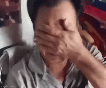 Con gái lấy chồng xa về chơi Tết ít ngày lại đi, cha bật khóc nức nở khiến ai nấy đều xúc động