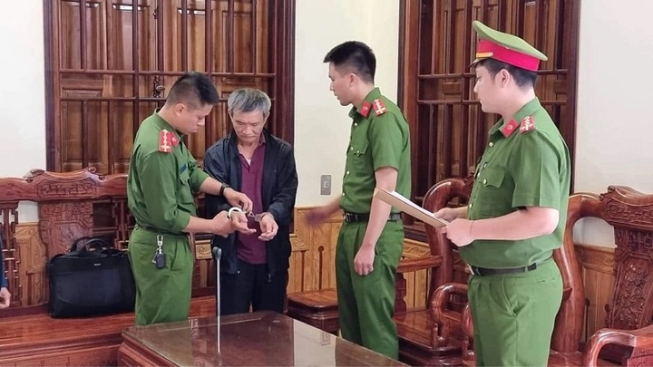 Bắt cựu Chủ tịch Hội đồng quản trị công ty dâu tằm tơ Mộc Châu