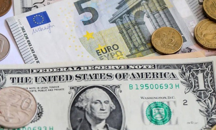 Đồng Euro ngang giá USD ảnh hưởng đến ổn định kinh tế toàn cầu
