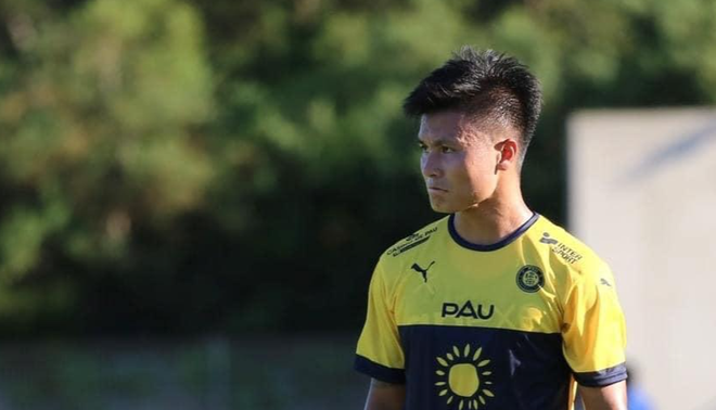 Pau FC lại thua, Quang Hải bị đồng đội mắng té tát