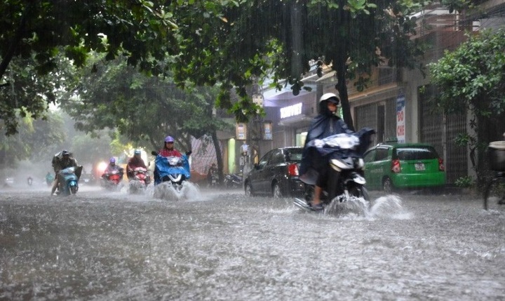 Mưa lớn tại các tỉnh Bắc Bộ và Trung Bộ kéo dài đến bao giờ?