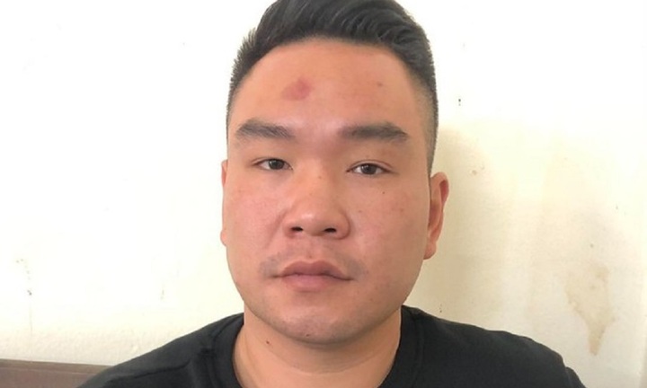 Hà Nội: Tạm giữ tài xế vi phạm nồng độ cồn, hất CSGT lên nóc capo