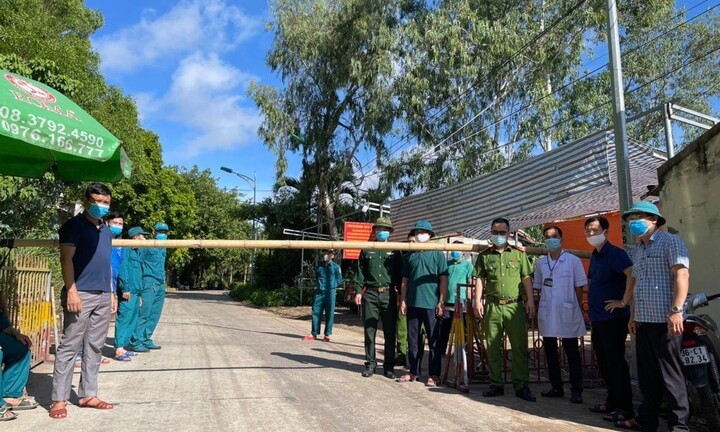 Thanh Hóa: Không tuân thủ nghiêm quy định cách ly tại nhà, nữ bệnh nhân dương tính với Covid- 19 lây bệnh cho con trai 3 tuổi