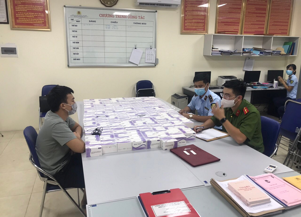 Công an quận Bắc Từ Liêm liên tiếp phát hiện số lượng lớn thiết bị y tế không có hóa đơn chứng từ chứng minh nguồn gốc xuất xứ