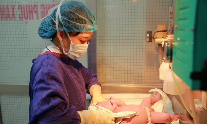 Bệnh viện Bưu Điện: Lưu trữ tế bào gốc từ dây rốn là món quà sức khỏe vô giá cho con yêu và người thân của bạn